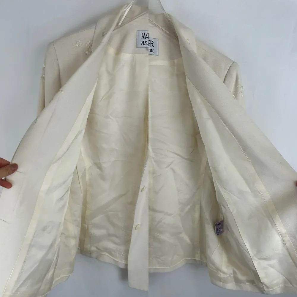 Vintage Kasper White Blazer with Floral Embroidery - Picture 7 of 8